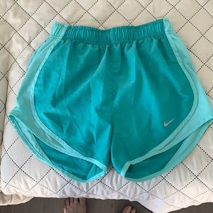 Nike Dri-Fit shorts in green size Xs.